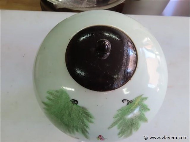 Chinese vaas met houten deksel, gemarkeerd - afbeelding 3 van  6