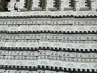 Chint dz47s-63 c63 partij installatieautomaten - afbeelding 3 van  6