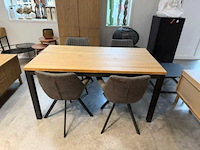 Chita - massief eiken tafel met 4 stoelen - afbeelding 1 van  4
