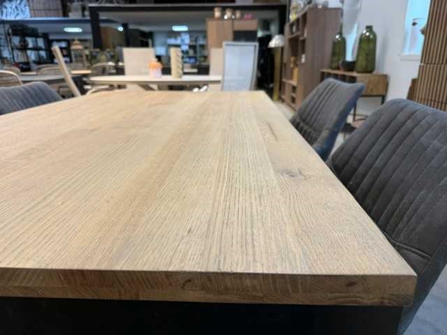 Chita - massief eiken tafel met 4 stoelen - afbeelding 3 van  4