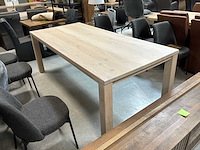Chita eetkamertafel - afbeelding 1 van  2