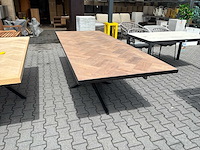Chita group eiken parket eetkamertafel