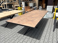 Chita group eiken parket eetkamertafel - afbeelding 2 van  4