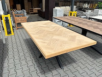 Chita group eiken parket eetkamertafel - afbeelding 1 van  3