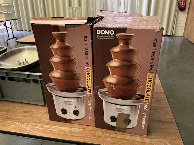 Chocoladefontein (6x) + cupcaketoren - afbeelding 3 van  10