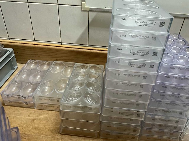 Chocolate world groot lot holle chocolade eieren (pasen) (184x) - afbeelding 2 van  23