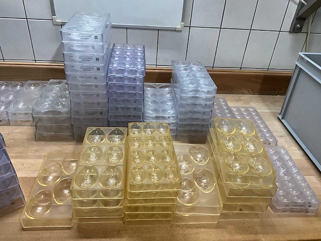 Chocolate world groot lot holle chocolade eieren (pasen) (184x) - afbeelding 18 van  23