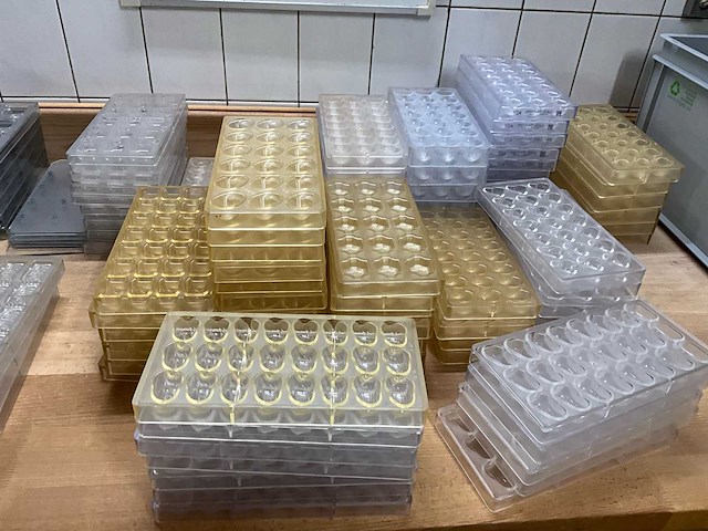 Chocolate world lot chocoladevormen pralines (divers) - stuks (200x) - afbeelding 3 van  17