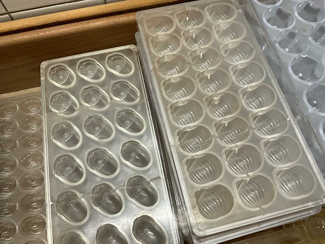 Chocolate world lot chocoladevormen pralines (divers) - stuks (200x) - afbeelding 7 van  17