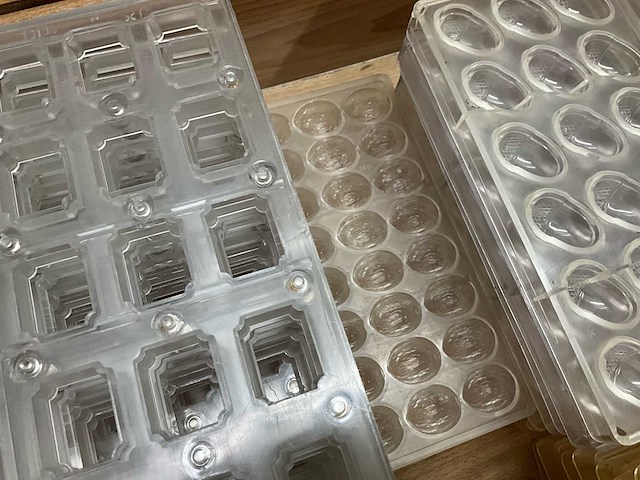 Chocolate world lot chocoladevormen pralines (divers) - stuks (200x) - afbeelding 8 van  17