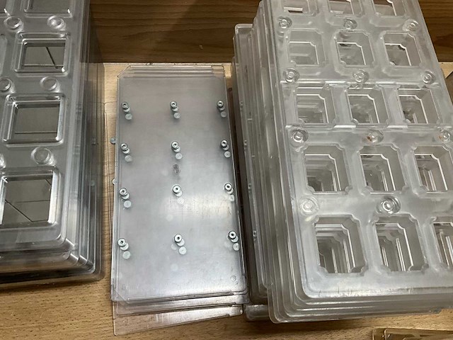 Chocolate world lot chocoladevormen pralines (divers) - stuks (200x) - afbeelding 9 van  17