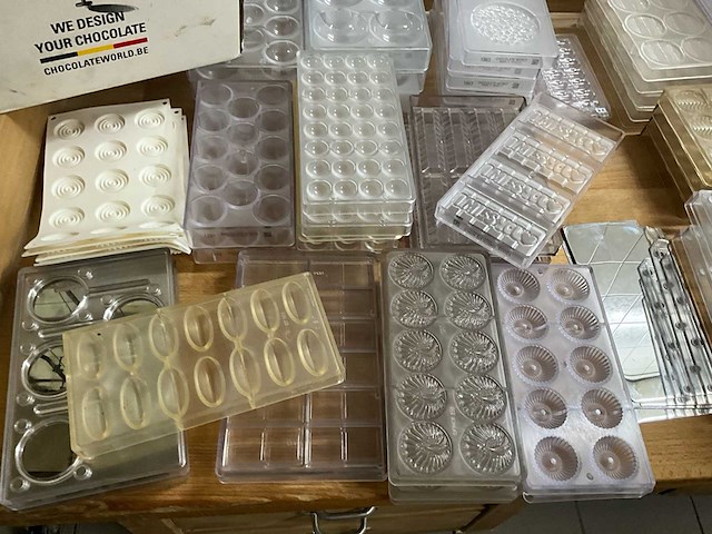 Chocolate world lot chocoladevormen pralines (divers) - stuks (200x) - afbeelding 11 van  17