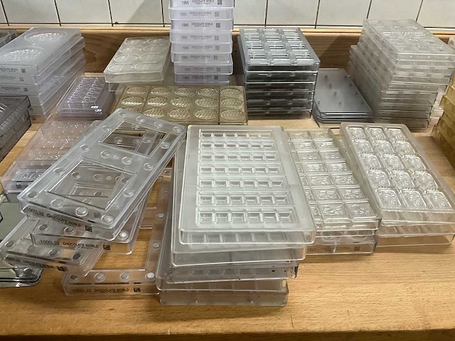 Chocolate world lot chocoladevormen pralines (divers) - stuks (200x) - afbeelding 15 van  17