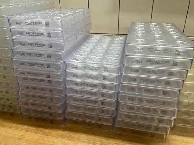 Chocolate world lot chocoladevormen “pralines & eitjes pasen” - 84 stuks (84x) - afbeelding 10 van  16