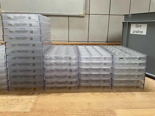 Chocolate world lot chocoladevormen “pralines sint” - 60stuks (60x) - afbeelding 3 van  11