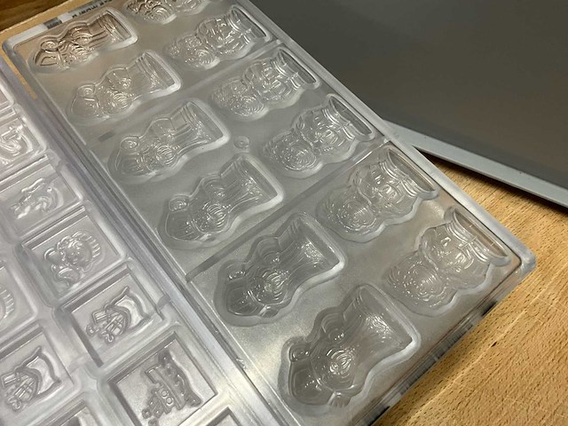 Chocolate world lot chocoladevormen “pralines sint” - 60stuks (60x) - afbeelding 3 van  8