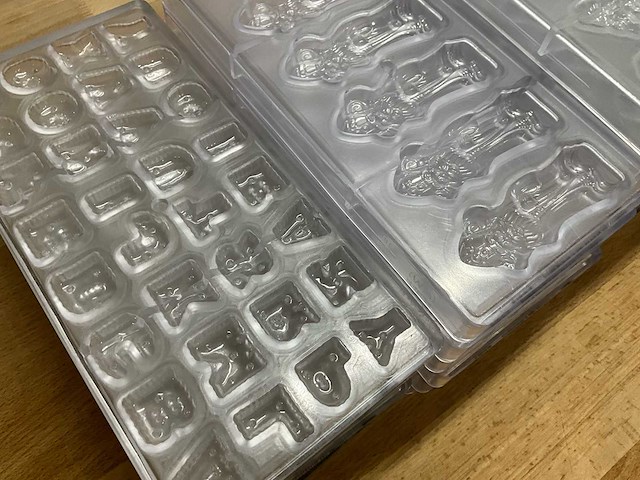 Chocolate world lot chocoladevormen “pralines sint” - 60stuks (60x) - afbeelding 7 van  8