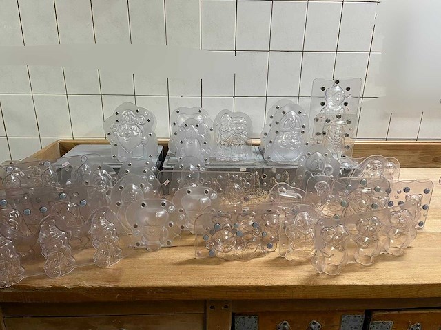 Chocolate world lot chocoladevormen “sint” - 49 stuks (49x) - afbeelding 1 van  8