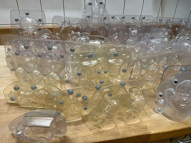 Chocolate world lot chocoladevormen “sint” - 51 stuks (51x) - afbeelding 1 van  9