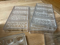 Chocolate world lot chocoladevormen “voetbal” / “erotiek” / “vader-moederdag - 46 stuks (46x) - afbeelding 6 van  15