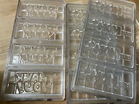 Chocolate world lot chocoladevormen “voetbal” / “erotiek” / “vader-moederdag - 46 stuks (46x) - afbeelding 7 van  15