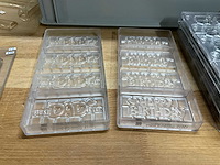 Chocolate world lot chocoladevormen “voetbal” / “erotiek” / “vader-moederdag - 46 stuks (46x) - afbeelding 11 van  15