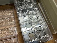 Chocolate world lot chocoladevormen “voetbal” / “erotiek” / “vader-moederdag - 46 stuks (46x) - afbeelding 14 van  15