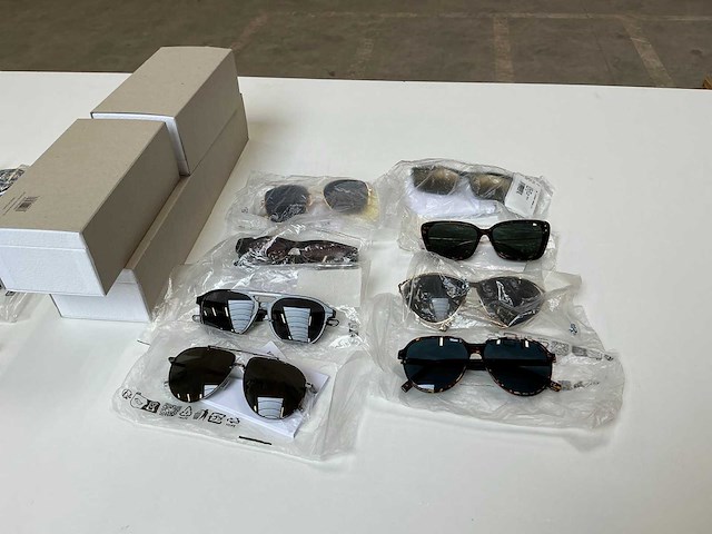 Christian dior zonnebril (8x) - afbeelding 1 van  13