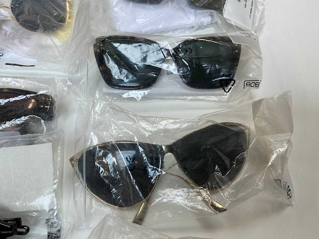 Christian dior zonnebril (8x) - afbeelding 8 van  13