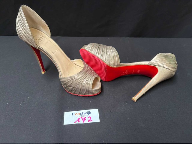 Christian louboutin hakken maat 38 (gebruikt) - afbeelding 1 van  4