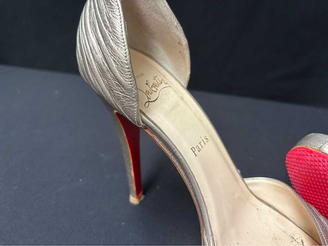 Christian louboutin hakken maat 38 (gebruikt) - afbeelding 2 van  4