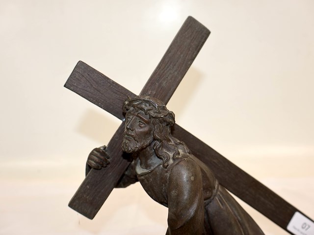 Christus met kruis - afbeelding 3 van  10
