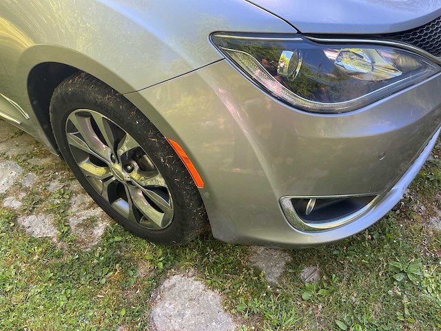Chrysler - pacifica - crew cab lichte vracht limited full option - 2017 - afbeelding 6 van  54