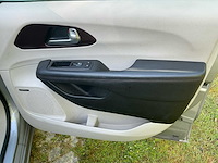 Chrysler - pacifica - crew cab lichte vracht limited full option - 2017 - afbeelding 25 van  54