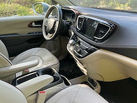 Chrysler - pacifica - crew cab lichte vracht limited full option - 2017 - afbeelding 27 van  54