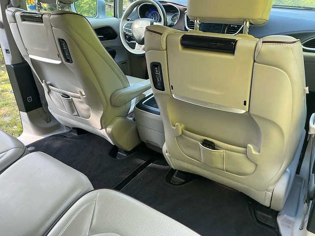 Chrysler - pacifica - crew cab lichte vracht limited full option - 2017 - afbeelding 30 van  54