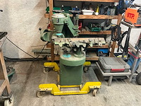Chuet gereedschapsfreesmachine - afbeelding 1 van  5