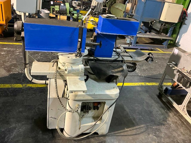 Cincinnati gereedschapslijpmachine - afbeelding 7 van  10