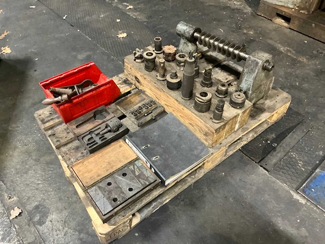 Cincinnati toolmaster vertikale freesmachine - afbeelding 3 van  15