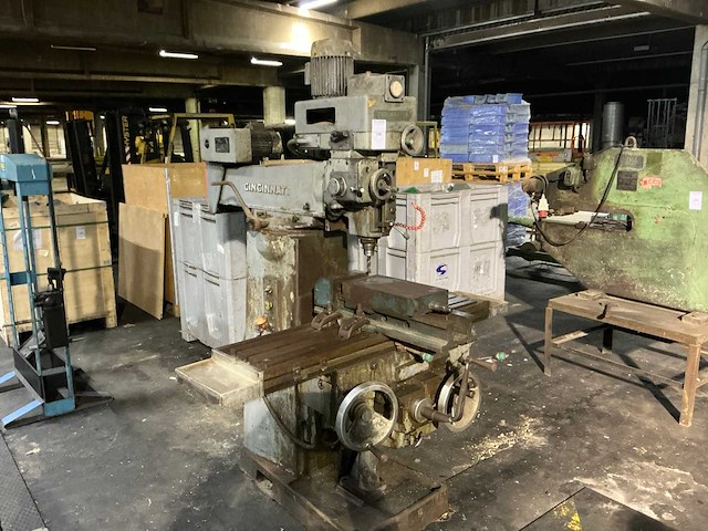 Cincinnati toolmaster vertikale freesmachine - afbeelding 1 van  15