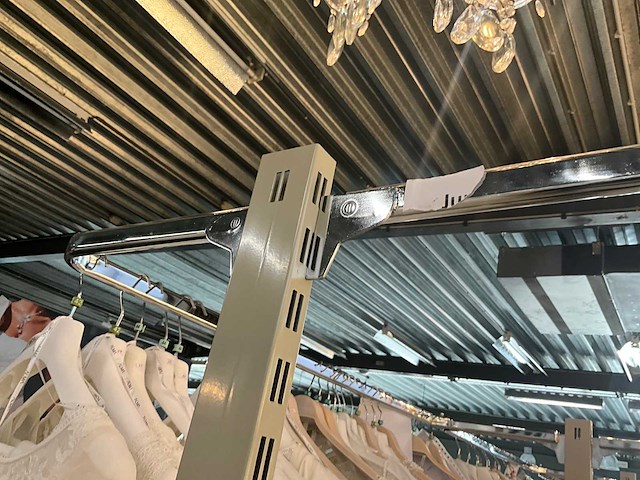 Circa 11,50 lopende meter hoge modulaire winkelrekken - afbeelding 3 van  15