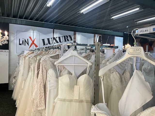 Circa 11,50 lopende meter hoge modulaire winkelrekken - afbeelding 13 van  15