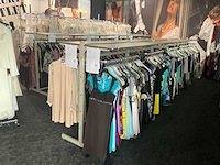 Circa 19 lopende meter lage modulaire winkelrekken - afbeelding 1 van  15