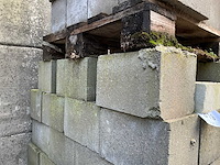 Circa 200 betonstenen (200x) - afbeelding 4 van  4
