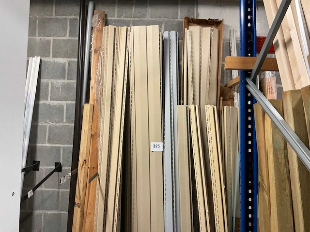 Circa 20m2 pvc bekledingspanelen en profielen - afbeelding 1 van  5