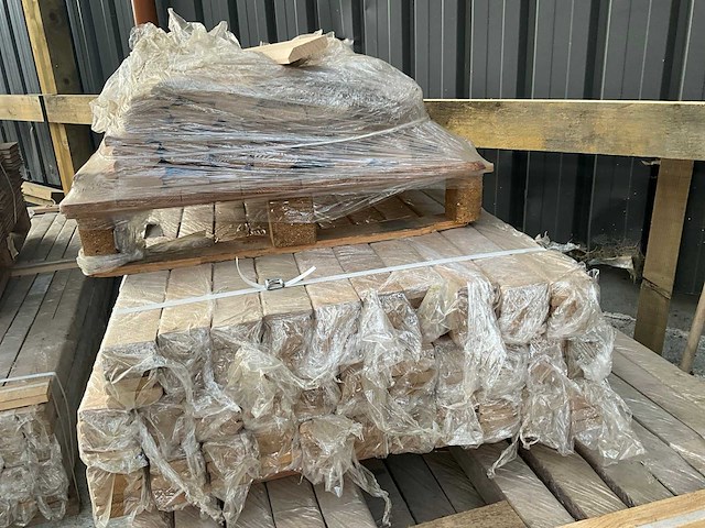 Circa 225 meter plinten (eik) - afbeelding 5 van  5