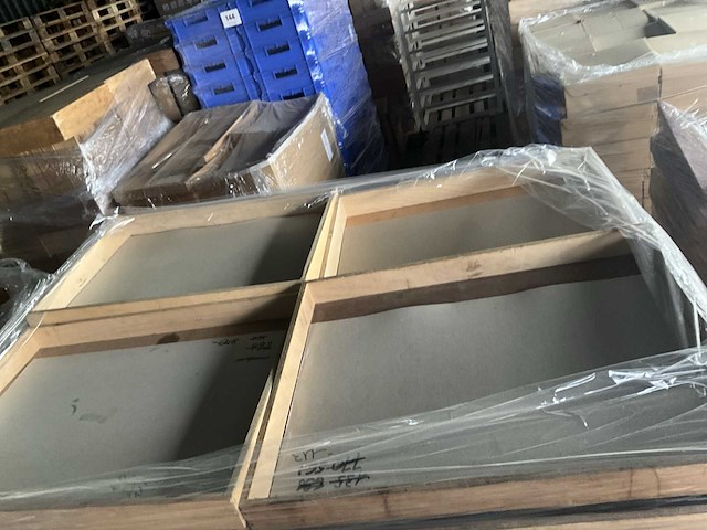 Circa 240 diverse houten bakjes - afbeelding 3 van  8