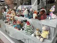 Circa 61 gehaakte poppen & knuffels
