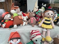Circa 61 gehaakte poppen & knuffels - afbeelding 11 van  17