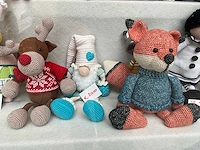 Circa 61 gehaakte poppen & knuffels - afbeelding 16 van  17